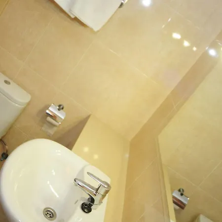 Hotel Avenida - Mc 3*