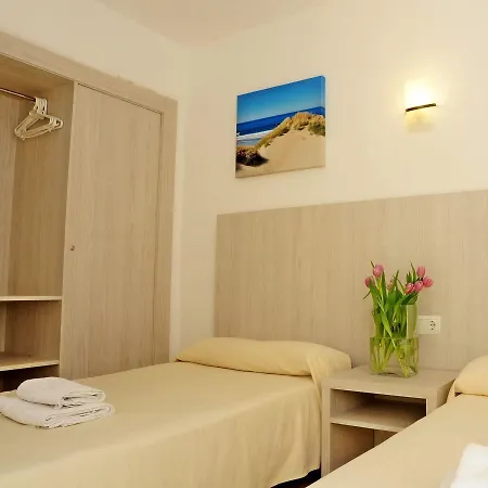 Szálloda Avenida - Mc 3*